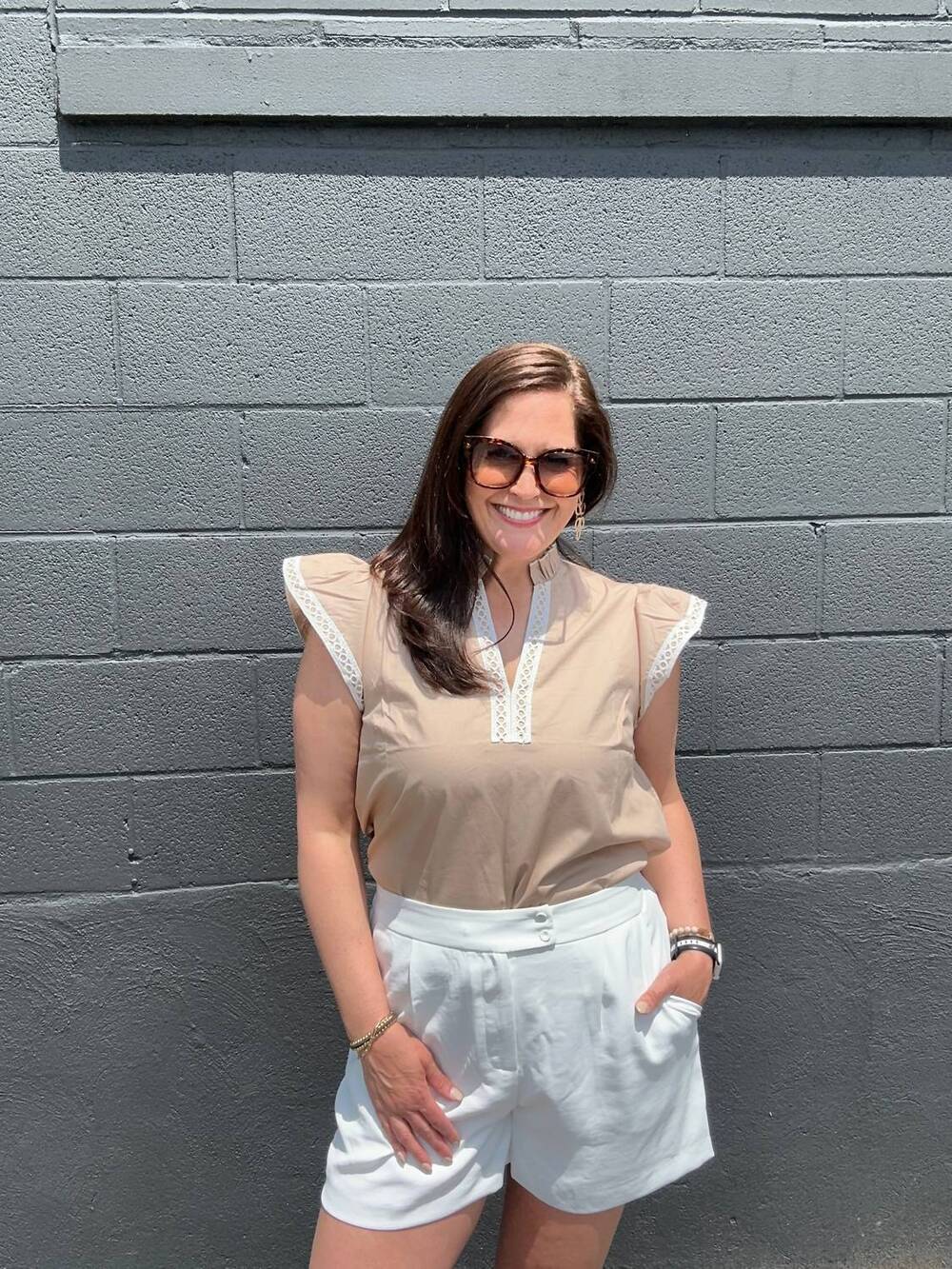NEW FLYING TOMATO alexa solid woven top in taupe